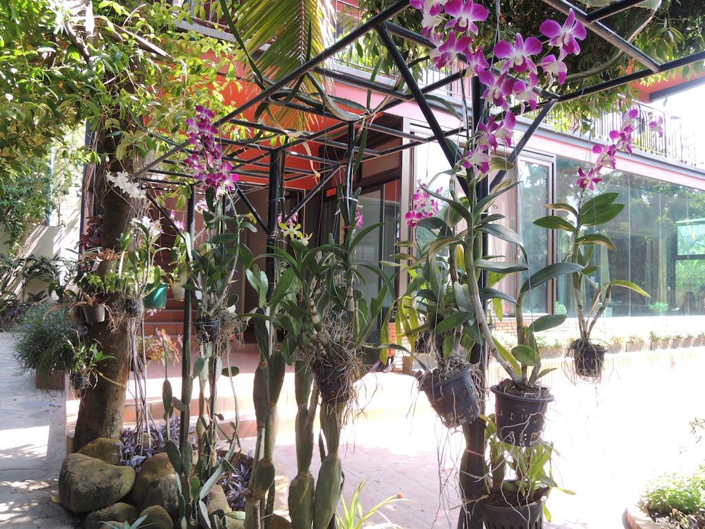 Elephant Blanc Phnom Penh Ngoại thất bức ảnh