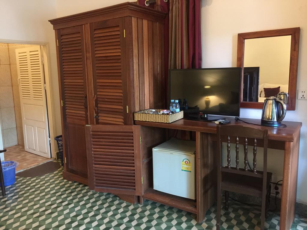 Elephant Blanc Phnom Penh Ngoại thất bức ảnh