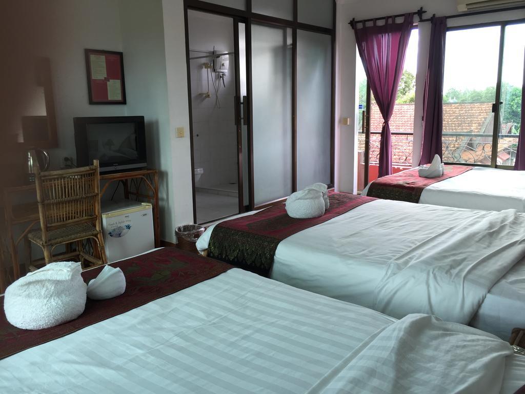 Elephant Blanc Phnom Penh Ngoại thất bức ảnh