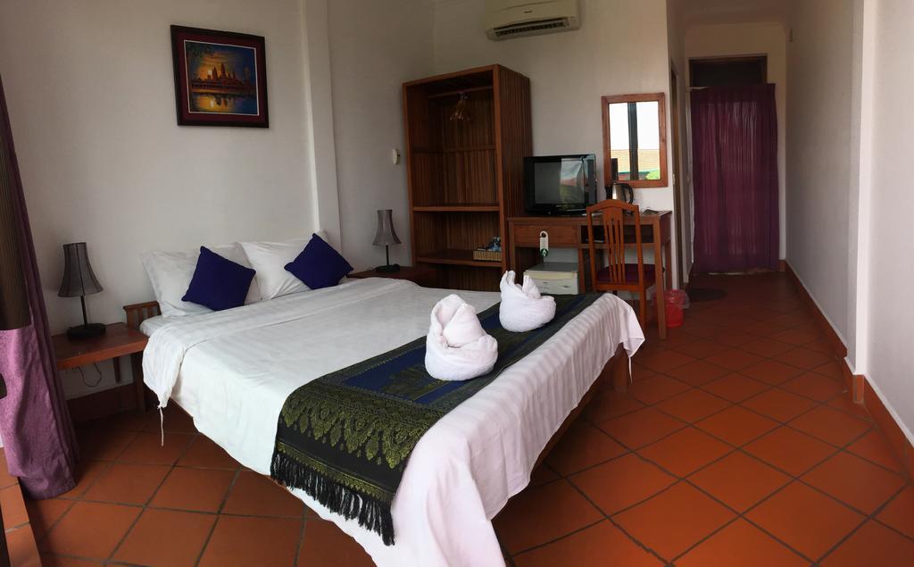 Elephant Blanc Phnom Penh Ngoại thất bức ảnh